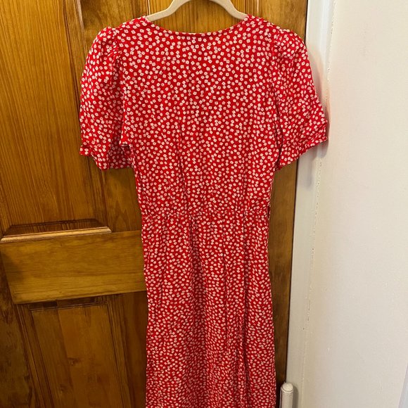 New Look Tall flutter sleeve drop hem midi dress in red/pink pattern - Picture 5 of 6